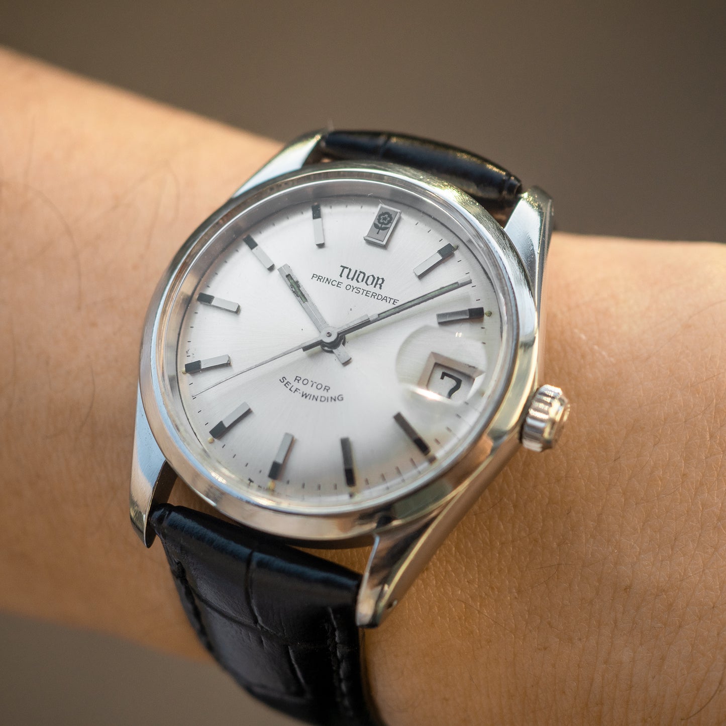 No. 608 / Tudor Prince Date Small Rose - 1967