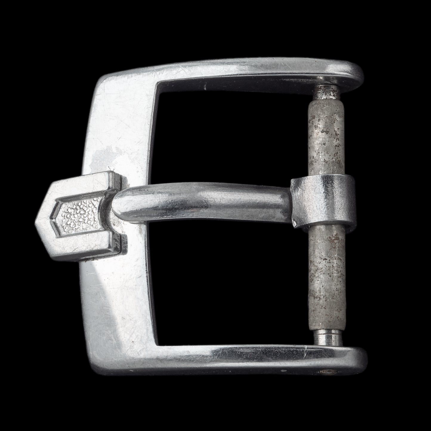 No. b7165 / Universal Geneve 14mm Buckle - 1960s