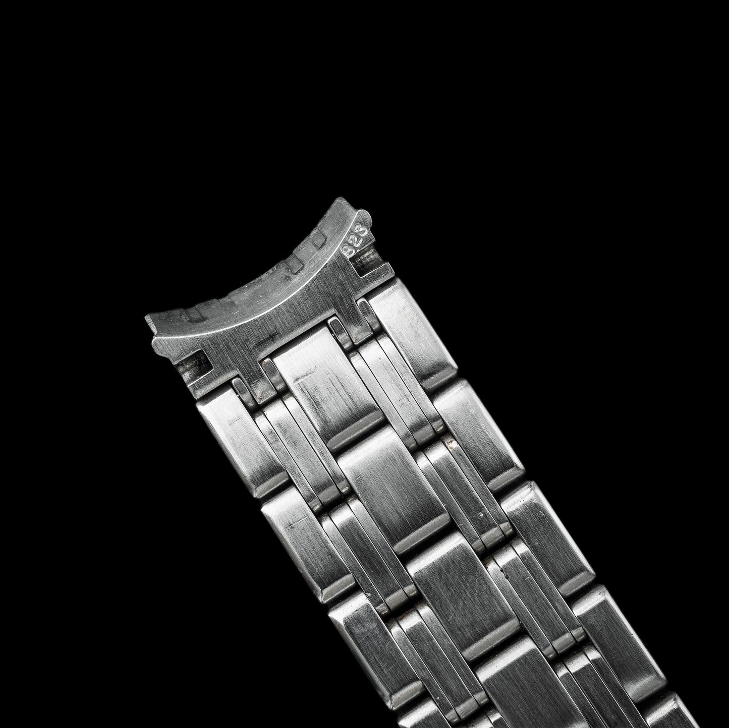 No. b7205 / Omega 18mm Professional Bracelet - 1990s