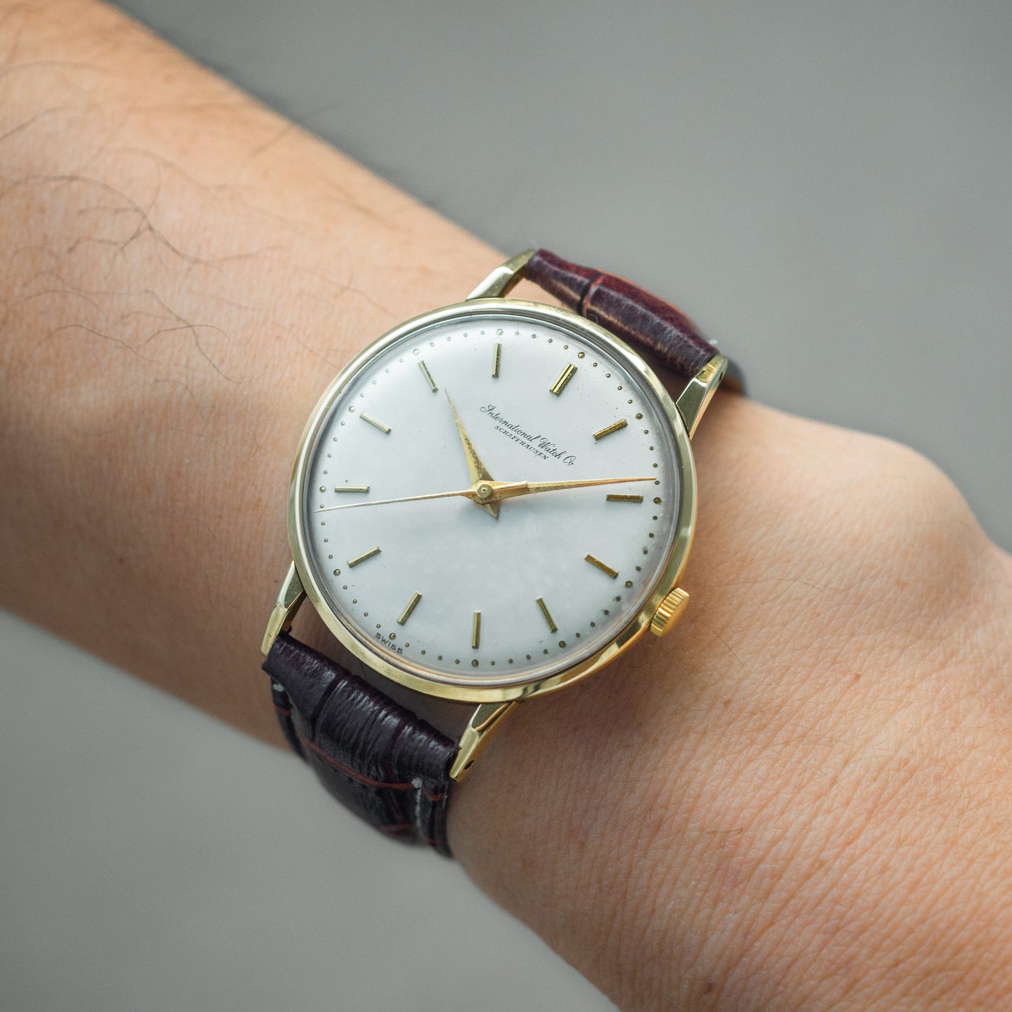 No. 739 / IWC 9k Solid Gold Manual - 1965