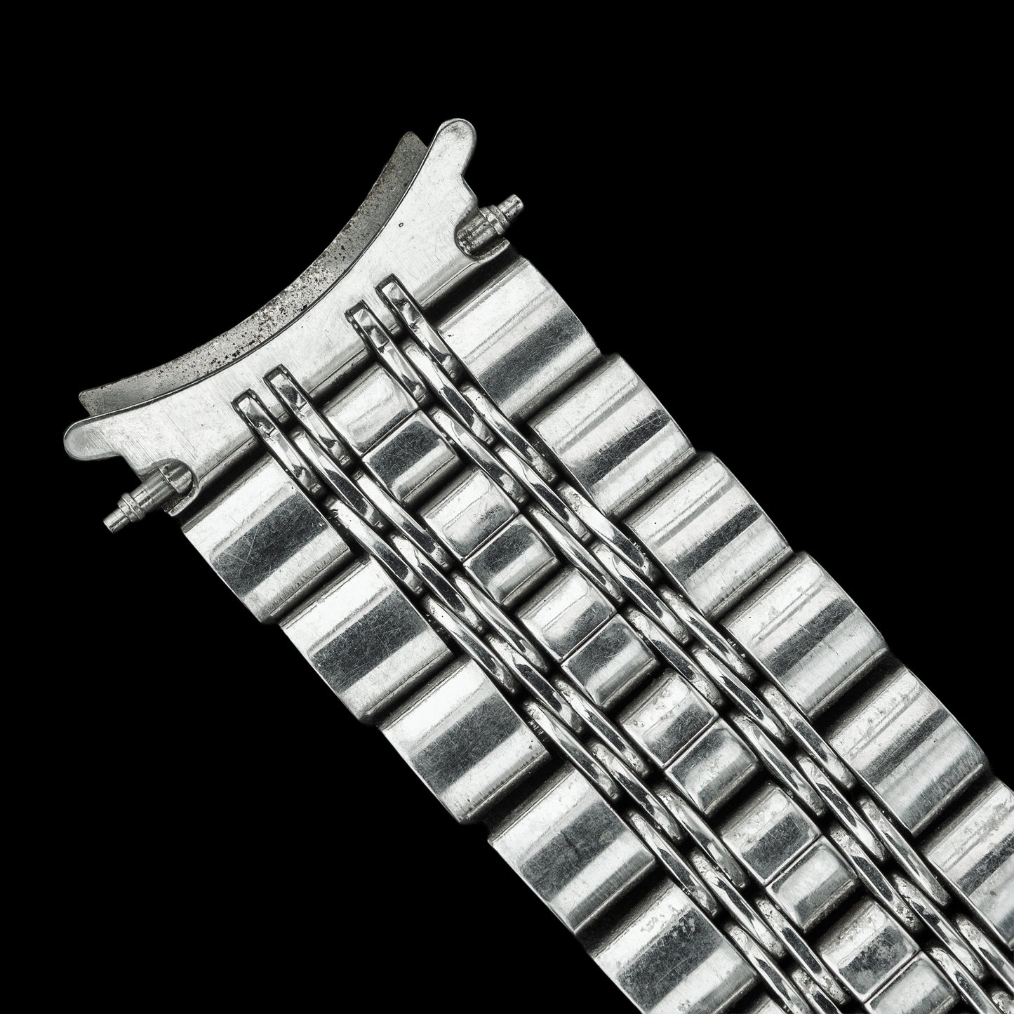 No. b7755 / Longines 18mm Bracelet -- 1960s