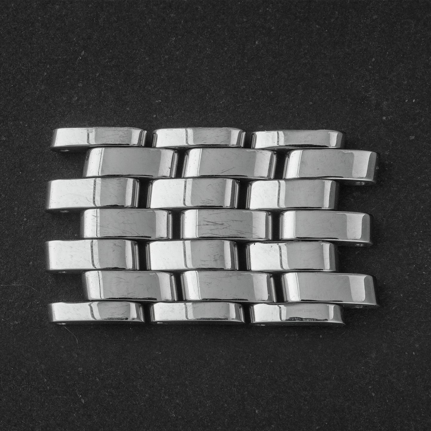 No. b8236 / Omega 19mm Bracelet Links -- 1990s