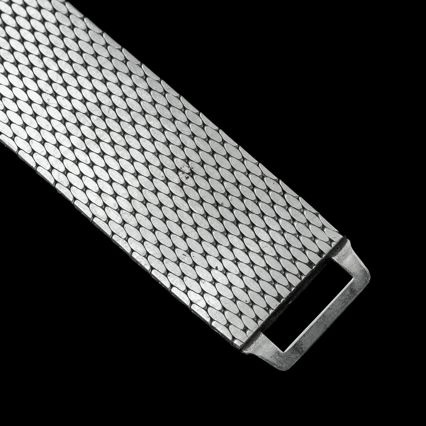 No. b8325 / Longines 18mm Mesh -- 1960s