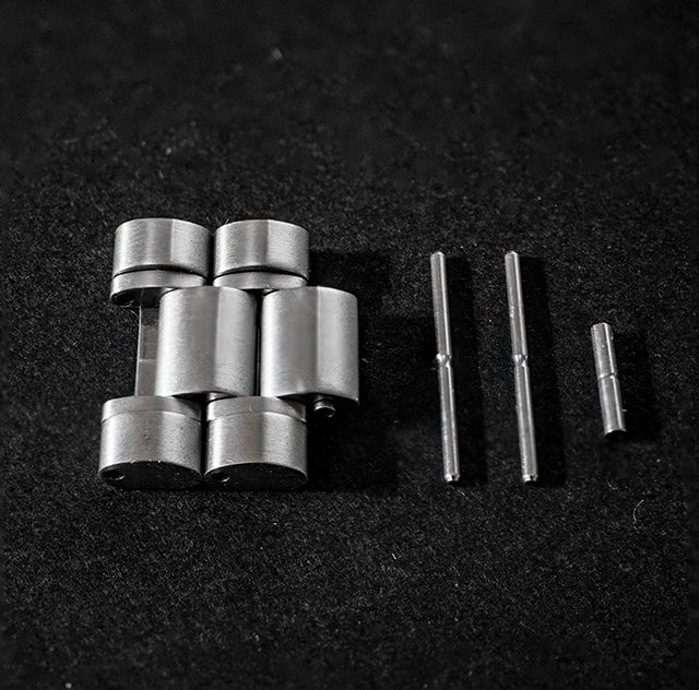No. b2075 / Omega 20mm Bracelet - 1990s