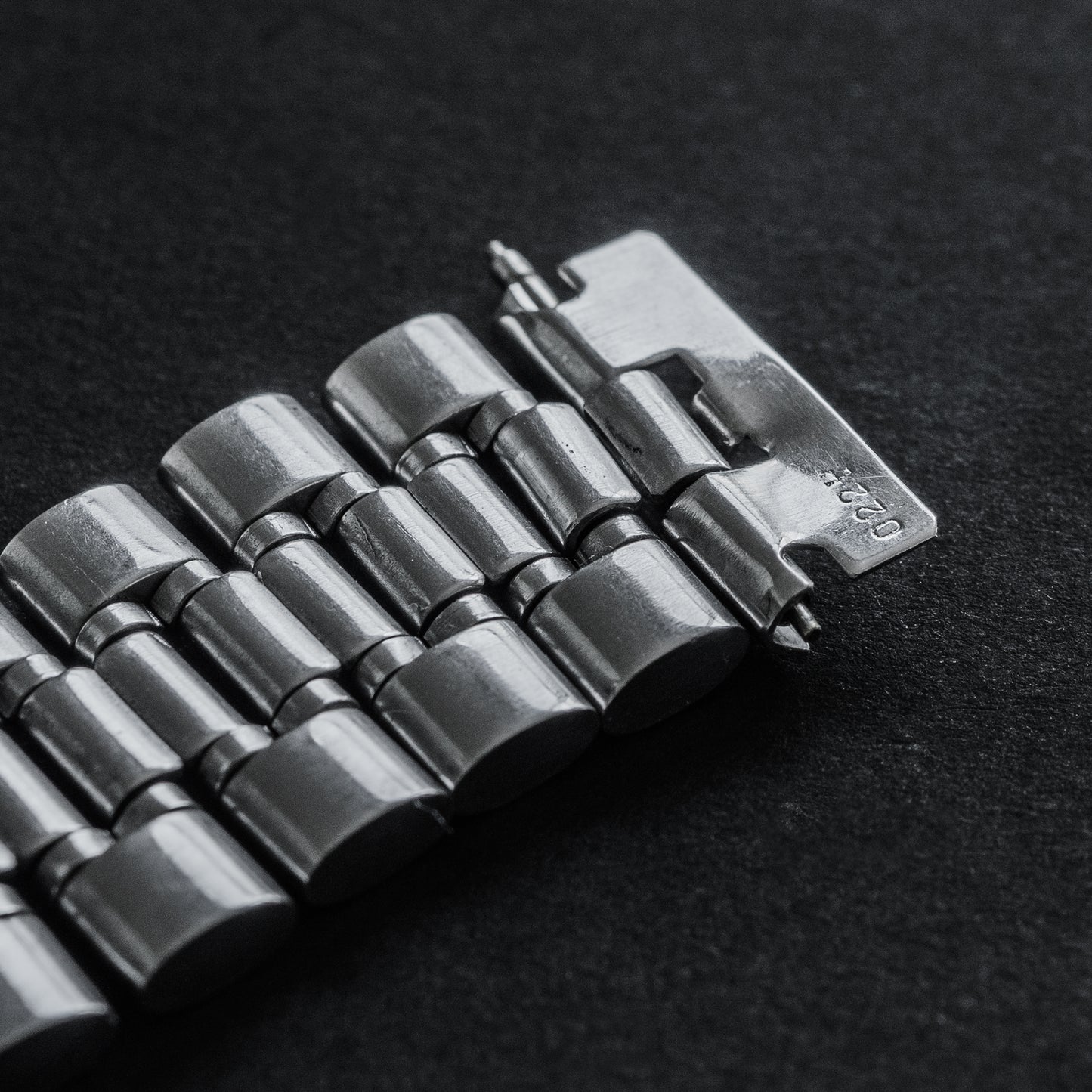 No. b2125 / Omega 18mm Bracelet - 1960s