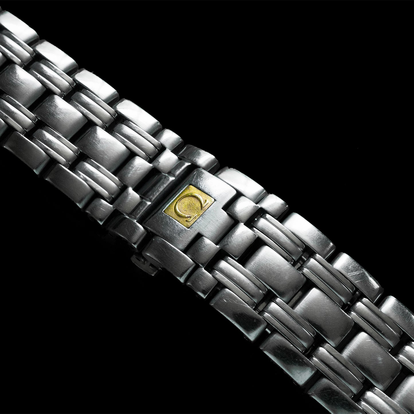 No. b2485 / Omega 20mm Bracelet - 1990s