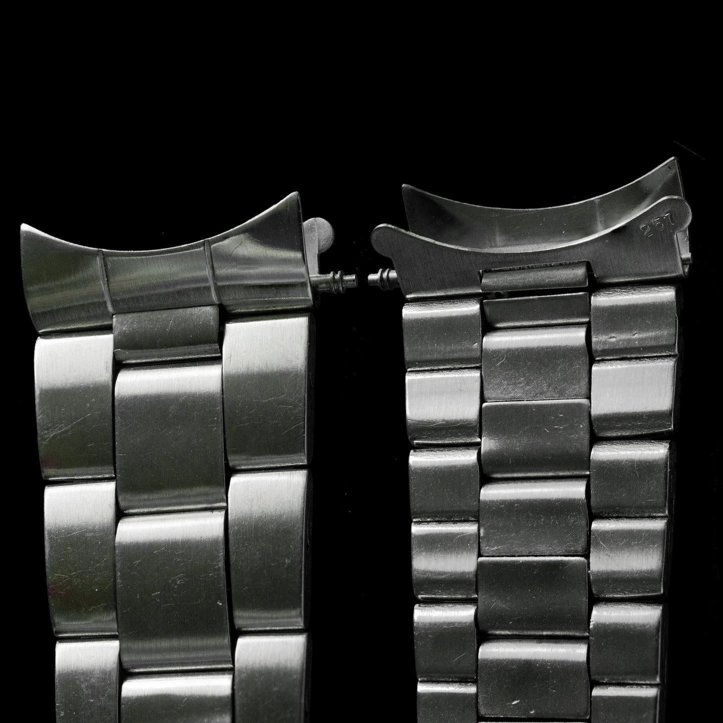 No. b3025 / Rolex 19mm Oyster Bracelet - 1970s