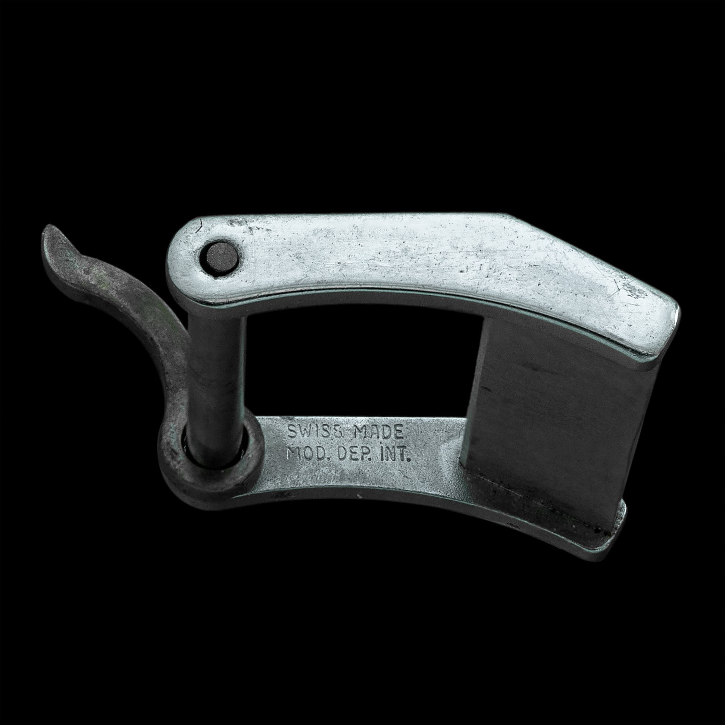 No. b3285 / Universal Geneve 14mm Buckle - 1970s