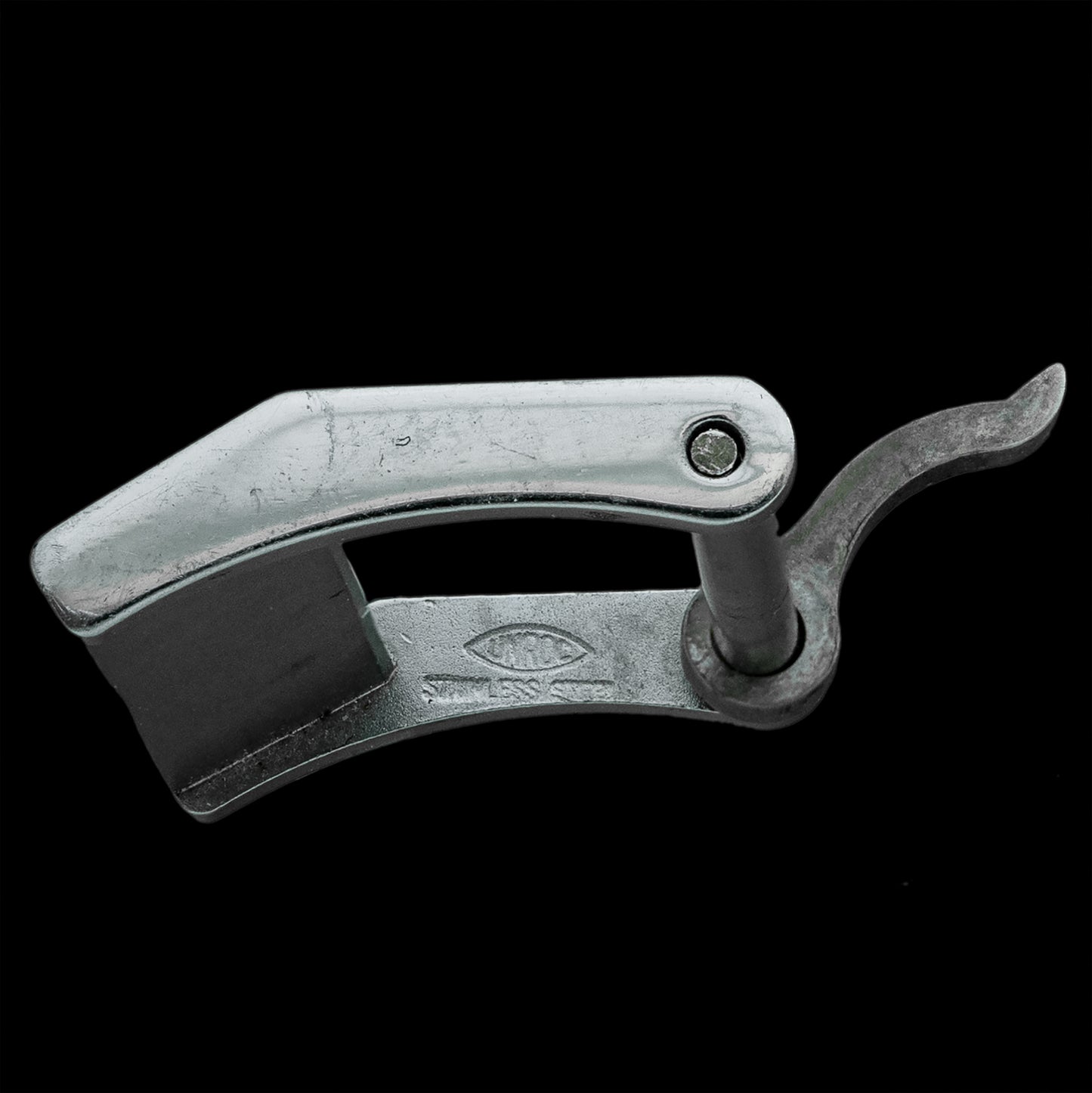 No. b3285 / Universal Geneve 14mm Buckle - 1970s