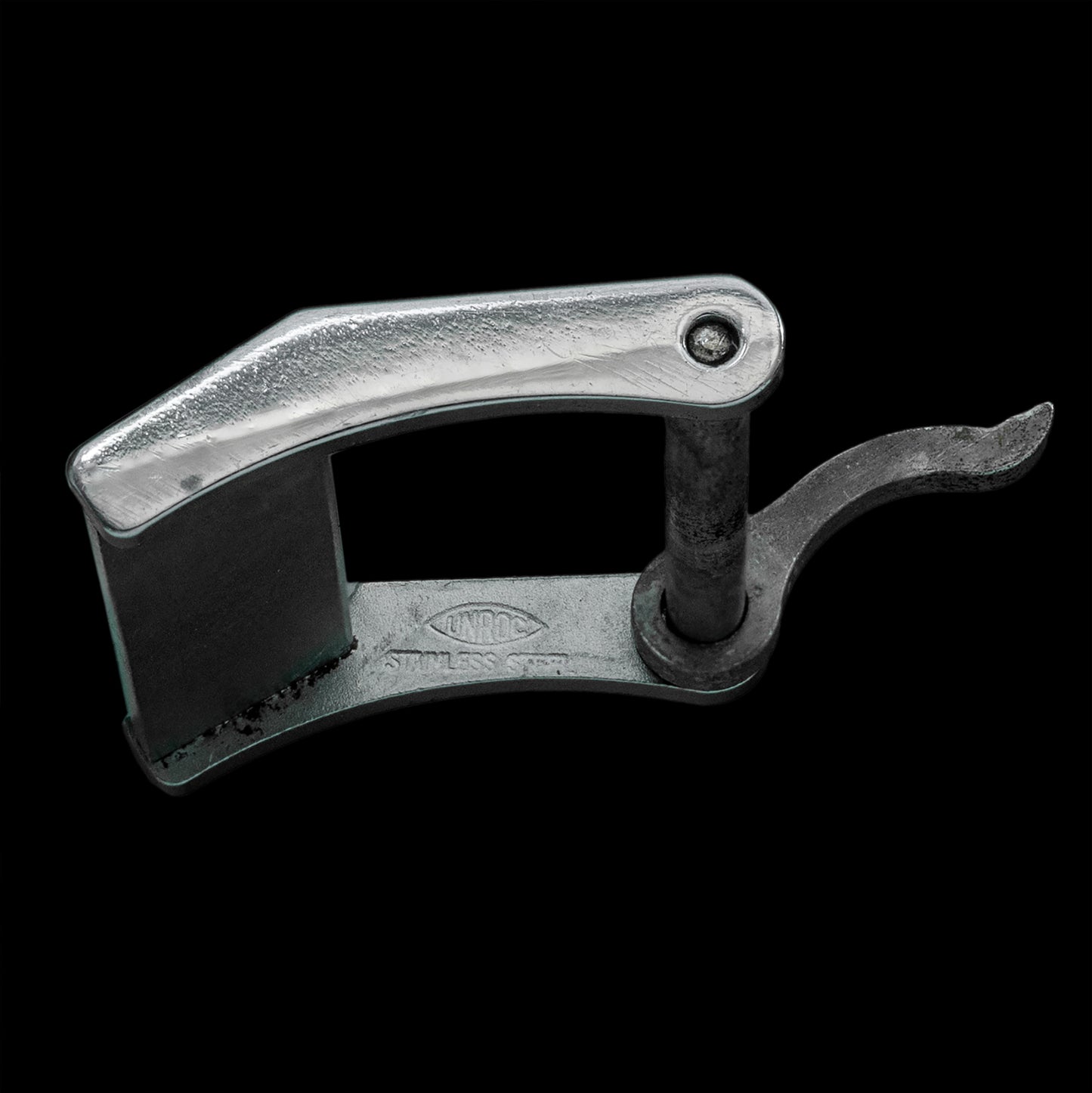 No. b3345 / Universal Geneve 14mm Buckle - 1970s