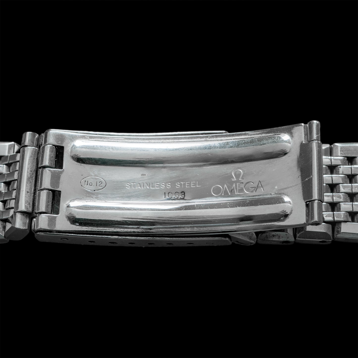 No. b3855 / Omega 18mm Rice Grain Bracelet - 1960s