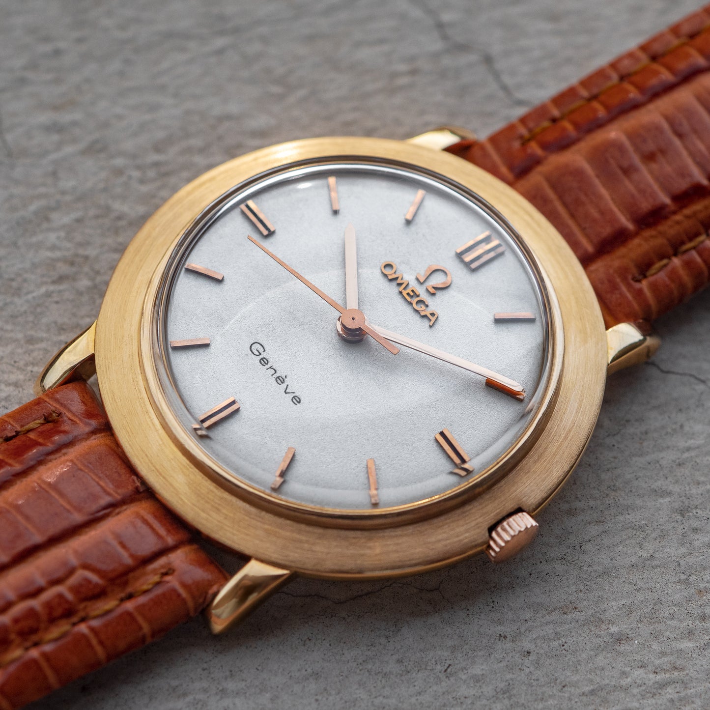 No. 419 / Omega Genève 18K Solid Gold - 1961