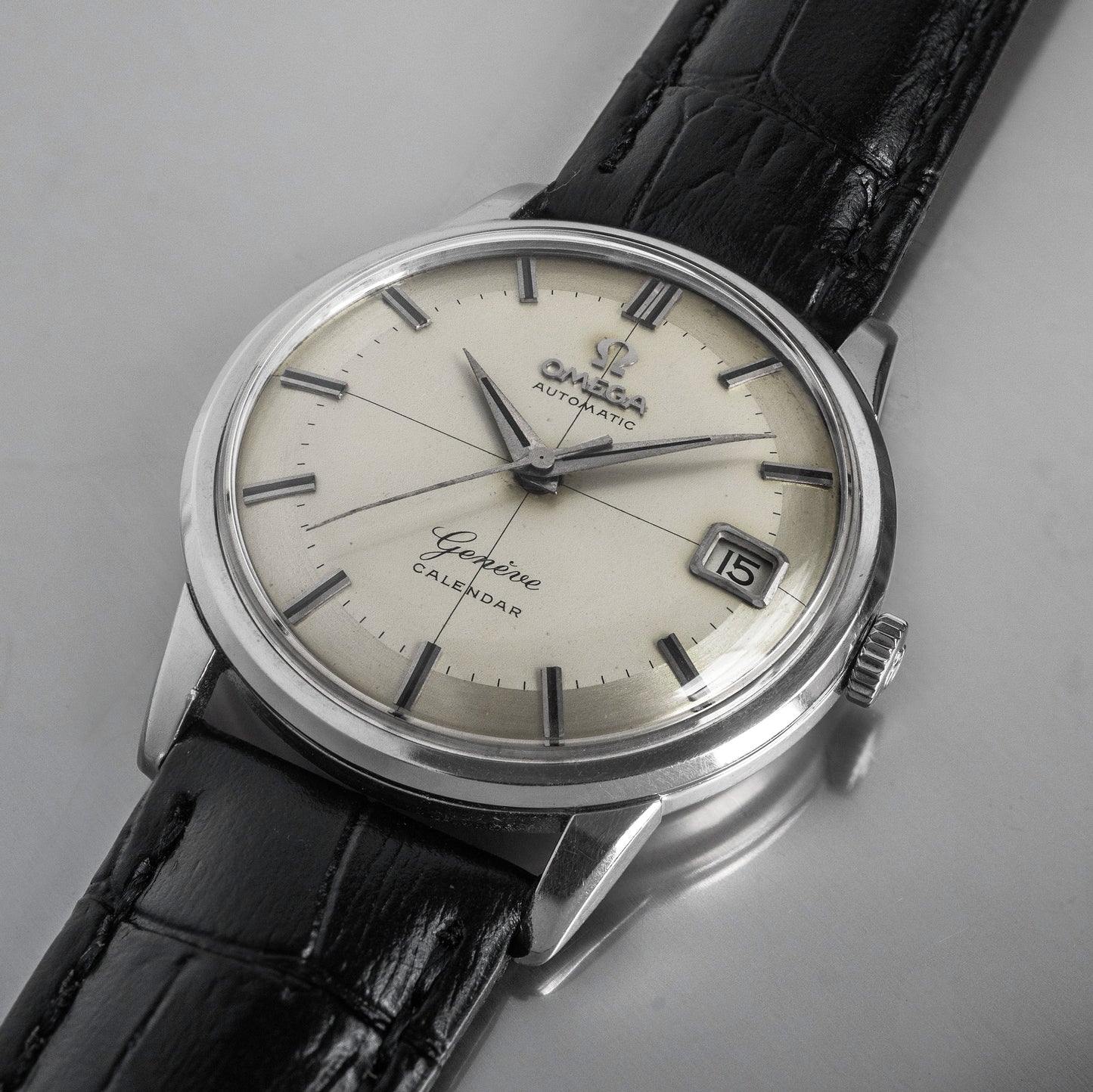 No. 528 / Omega Geneve Calendar 1st Model (Serviced) - 1959