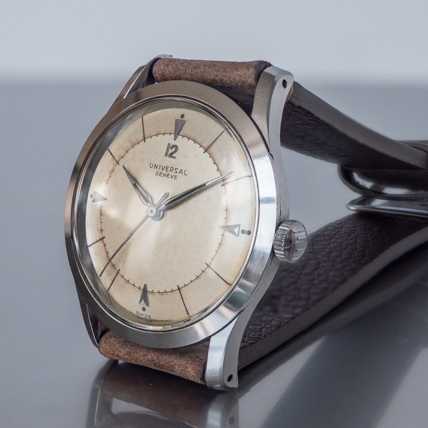 No. 544 / Universal Genève Manual - 1955