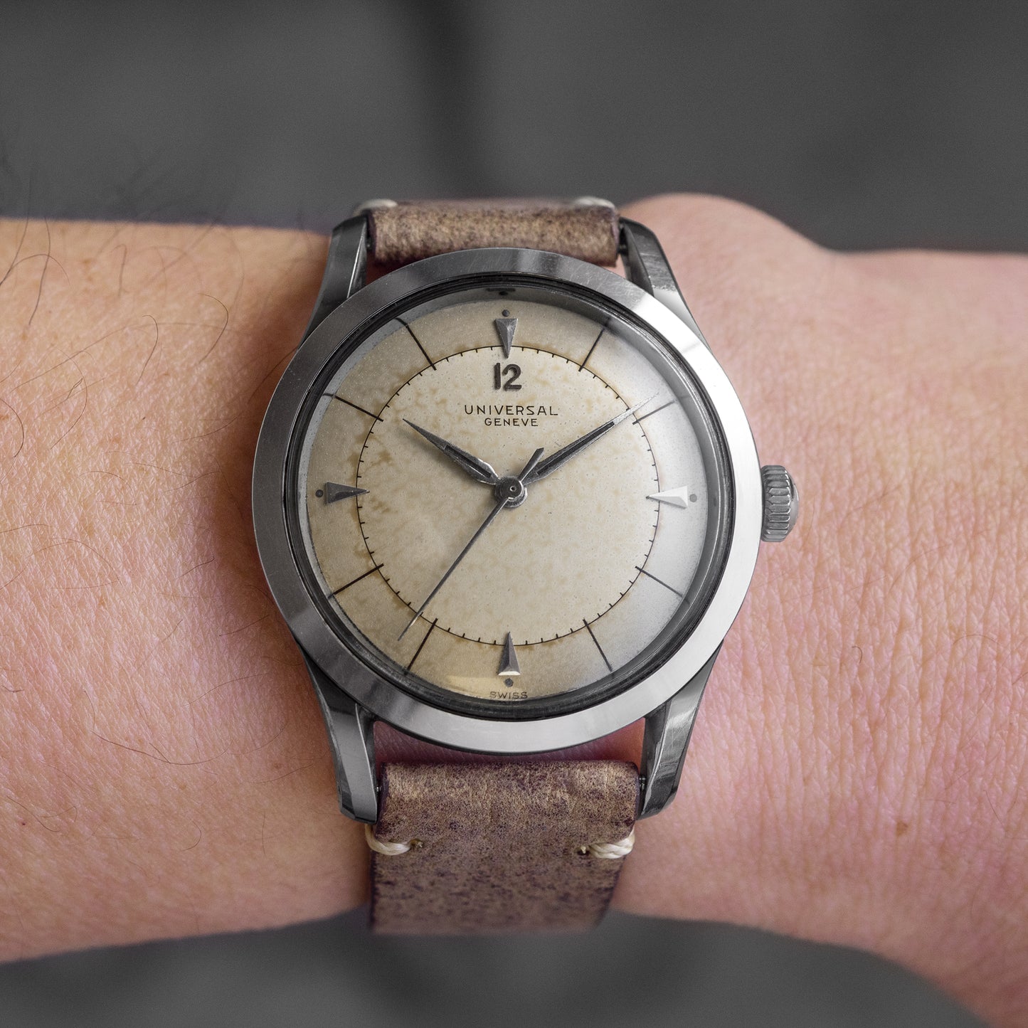 No. 544 / Universal Genève Manual - 1955