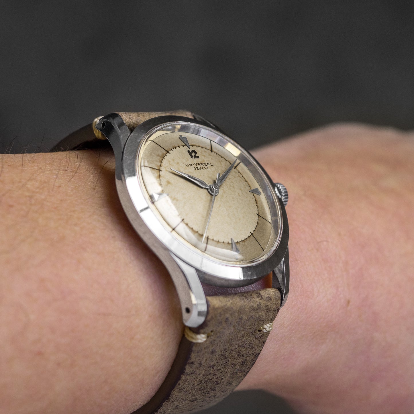 No. 544 / Universal Genève Manual - 1955