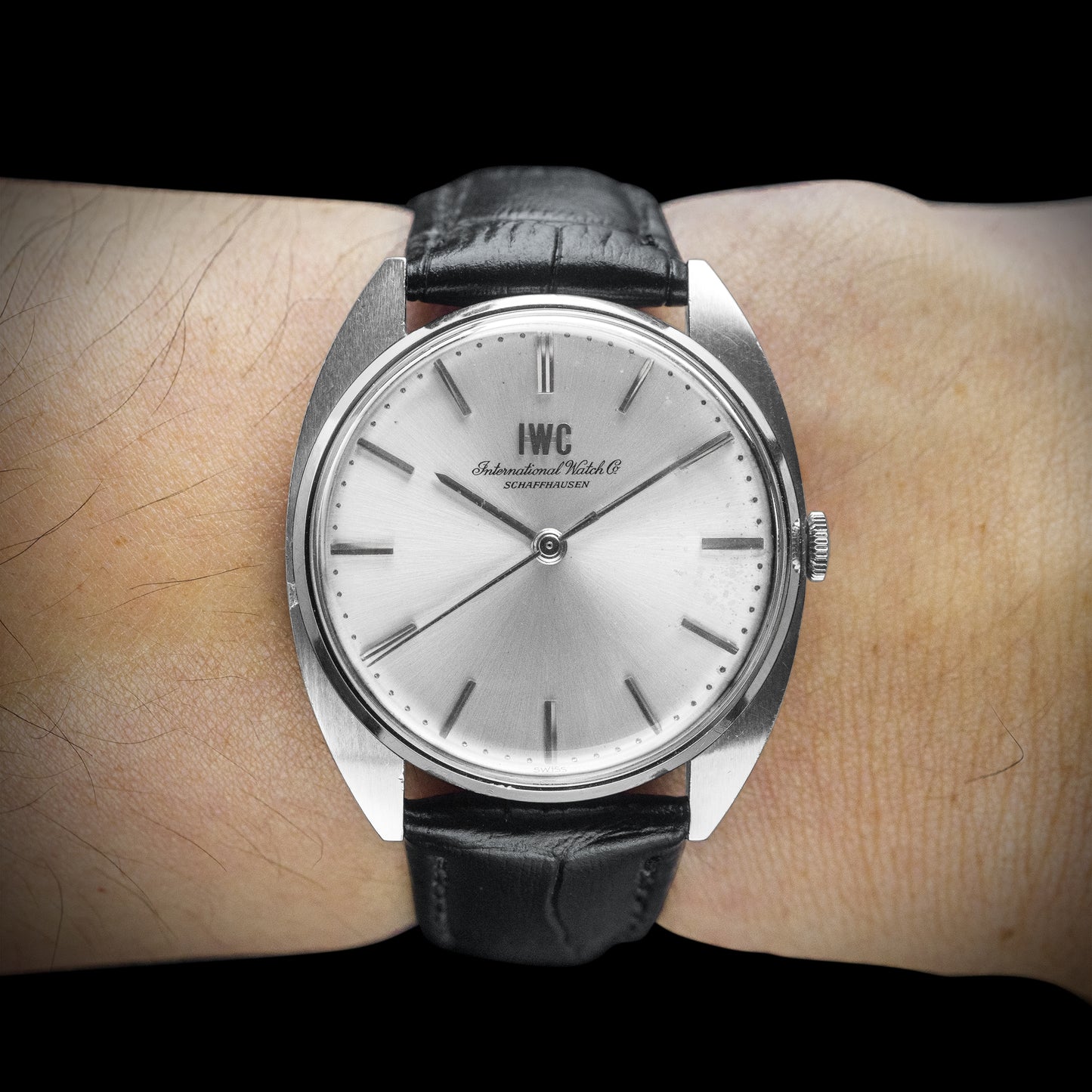 No. 562 / IWC Manual (Serviced) - 1971