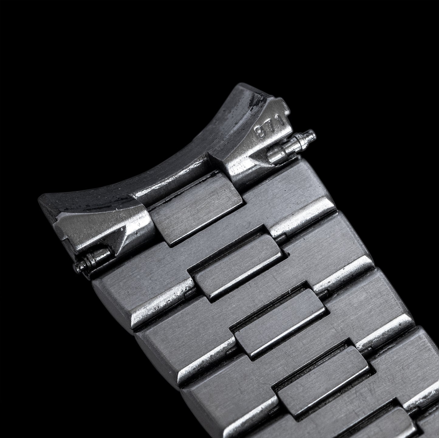 No. b5655 / Omega 20mm Bracelet - 1990s