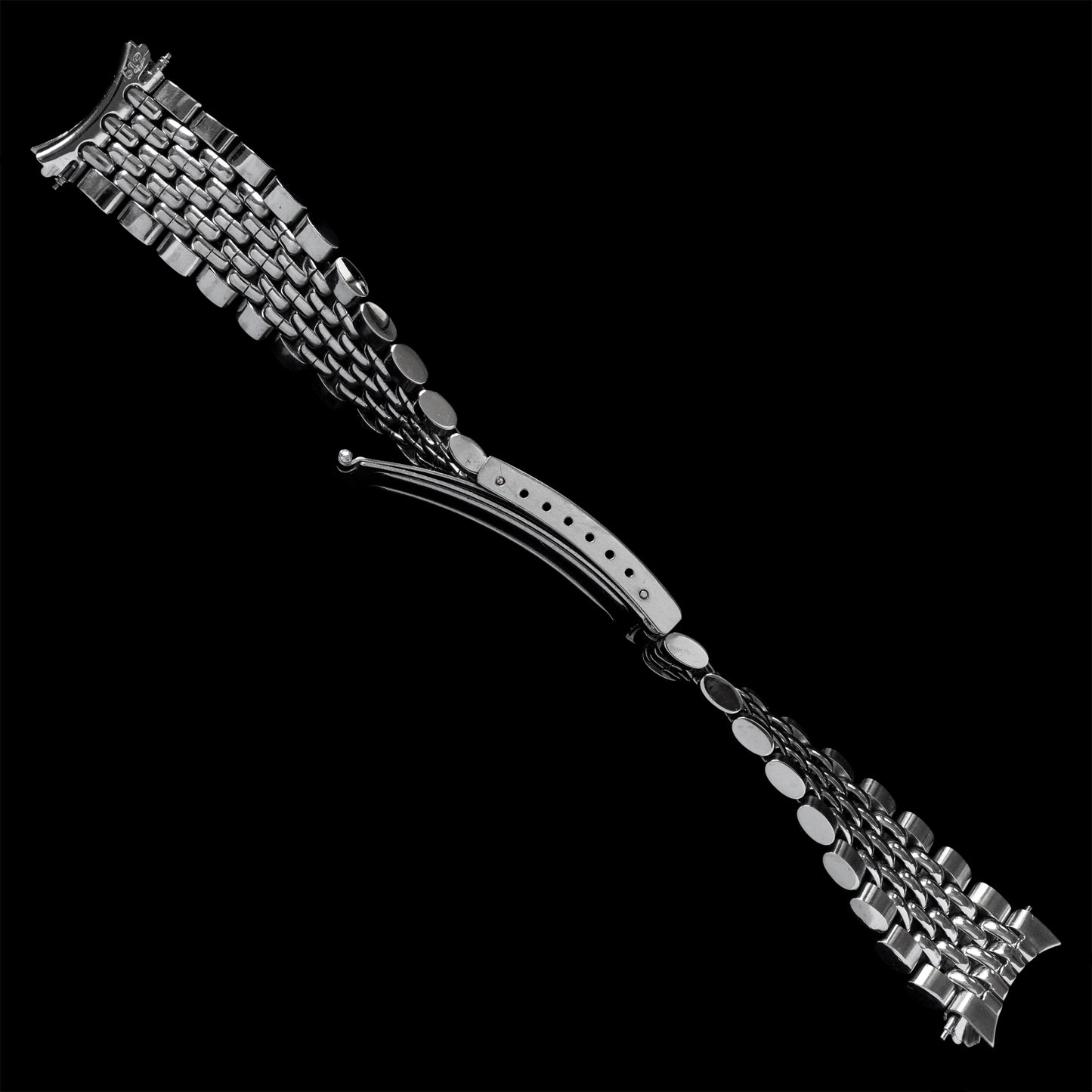 No. b5665 / Omega 18mm Rice Grain Bracelet - 1960s