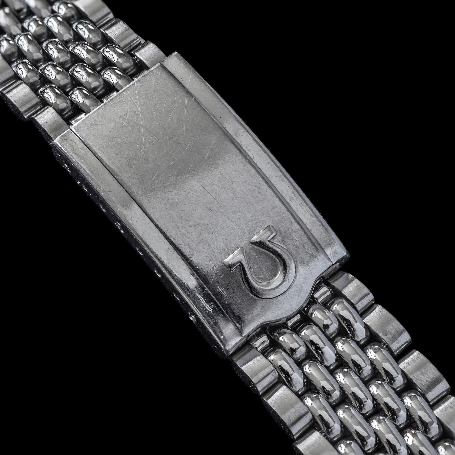 No. b5665 / Omega 18mm Rice Grain Bracelet - 1960s