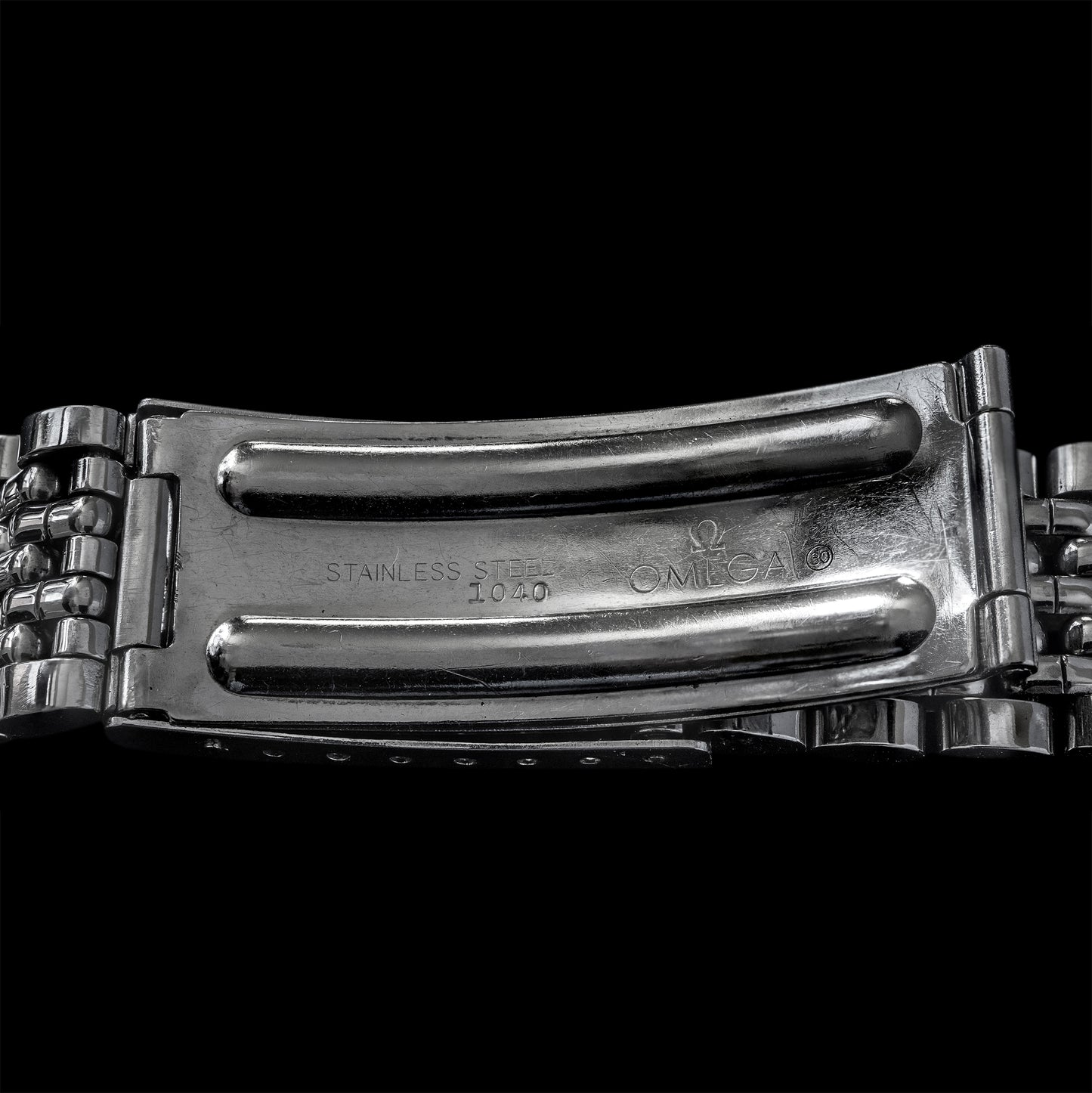 No. b5665 / Omega 18mm Rice Grain Bracelet - 1960s