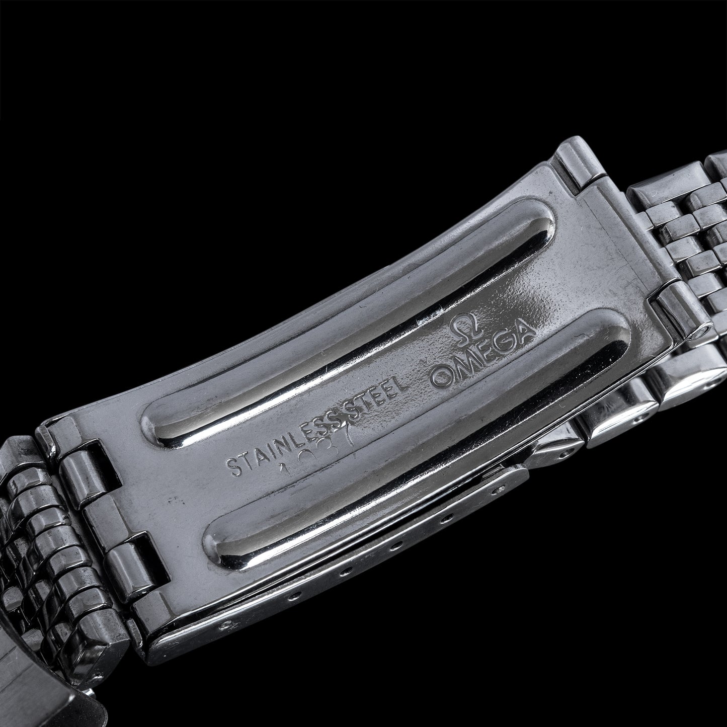 No. b5785 / Omega 18mm Mesh Bracelet - 1960s
