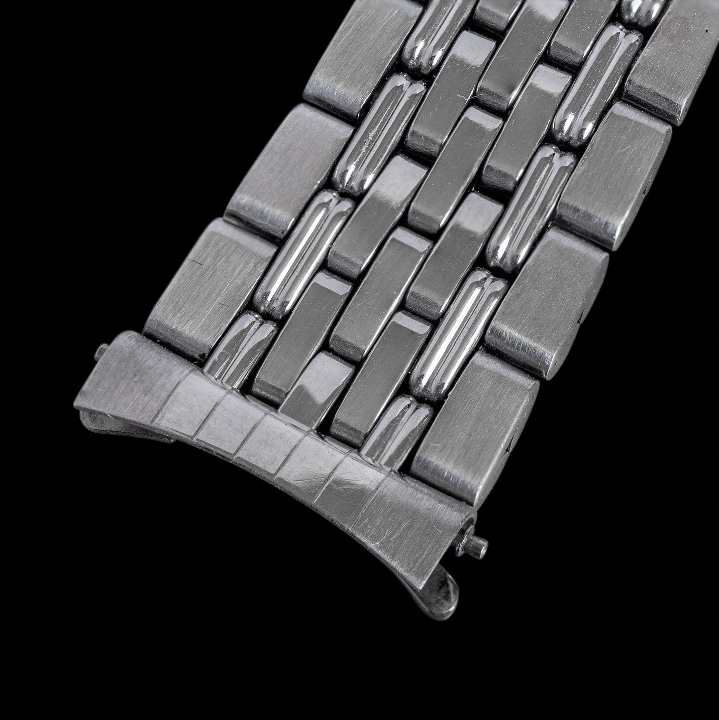 No. b5815 / IWC 18mm Gay Frères Bracelet - 1960s