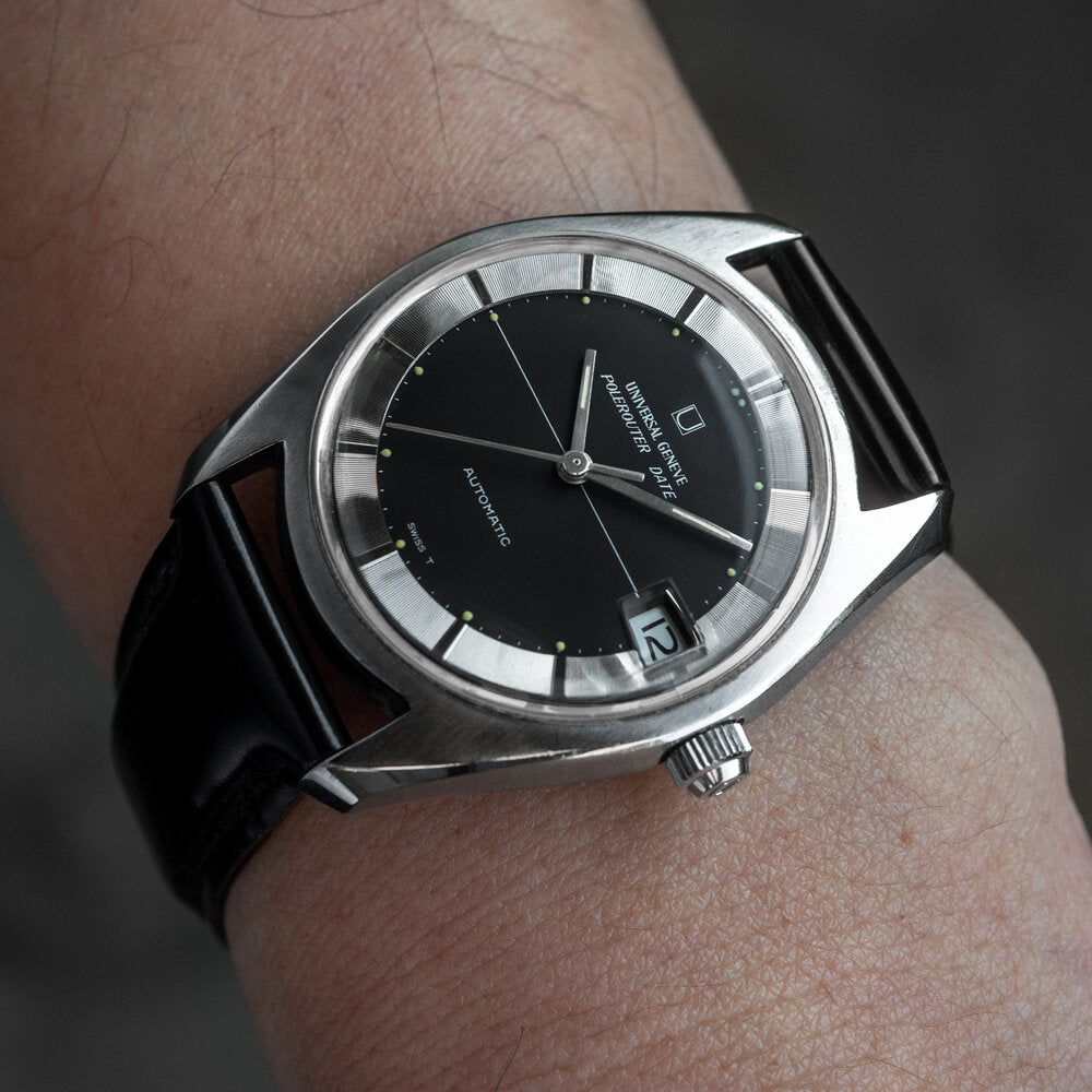 No. 587 / Universal Genève Polerouter Date - 1965