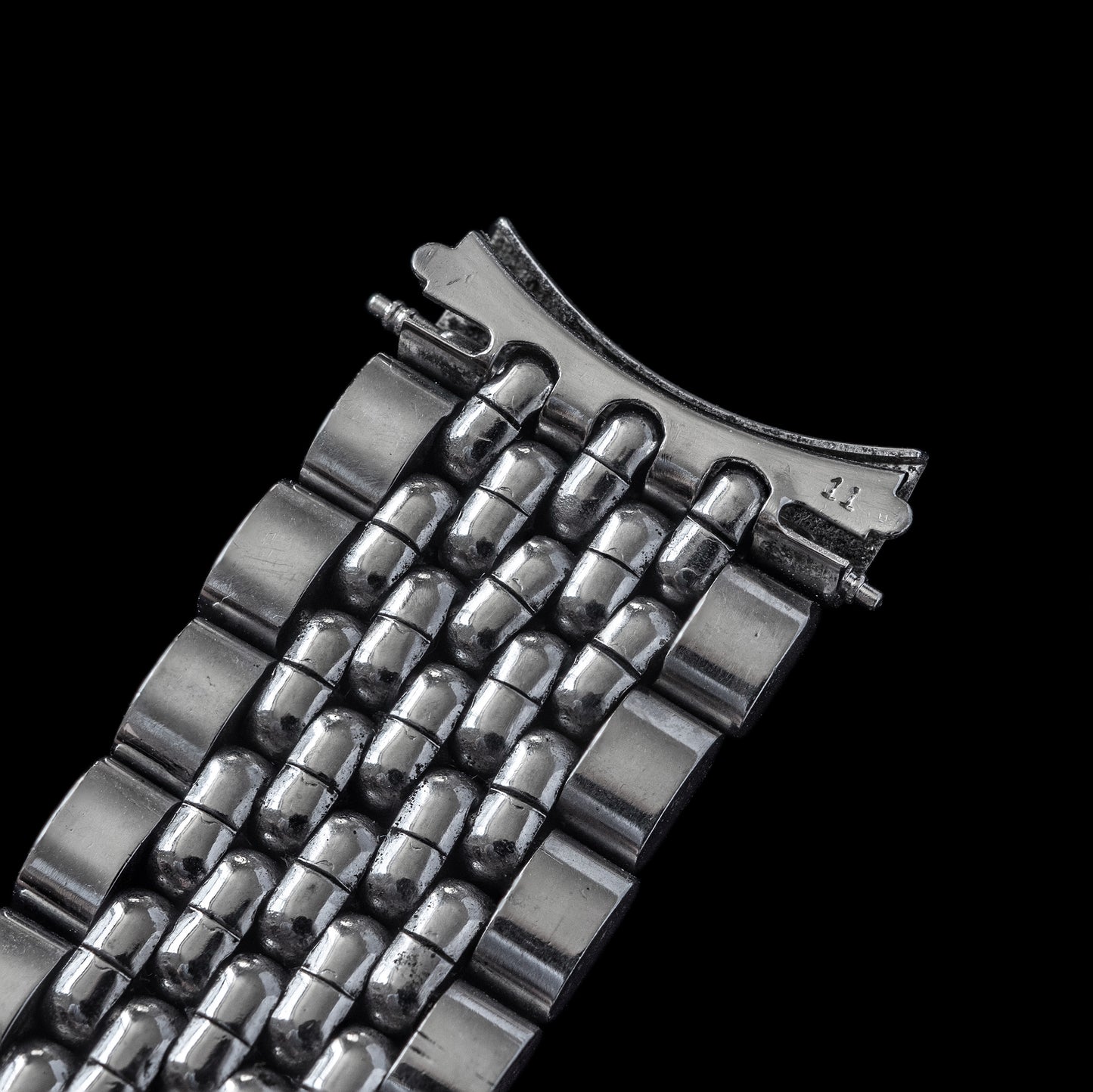 No. b6095 / Omega 18mm Rice Grain Bracelet - 1960s