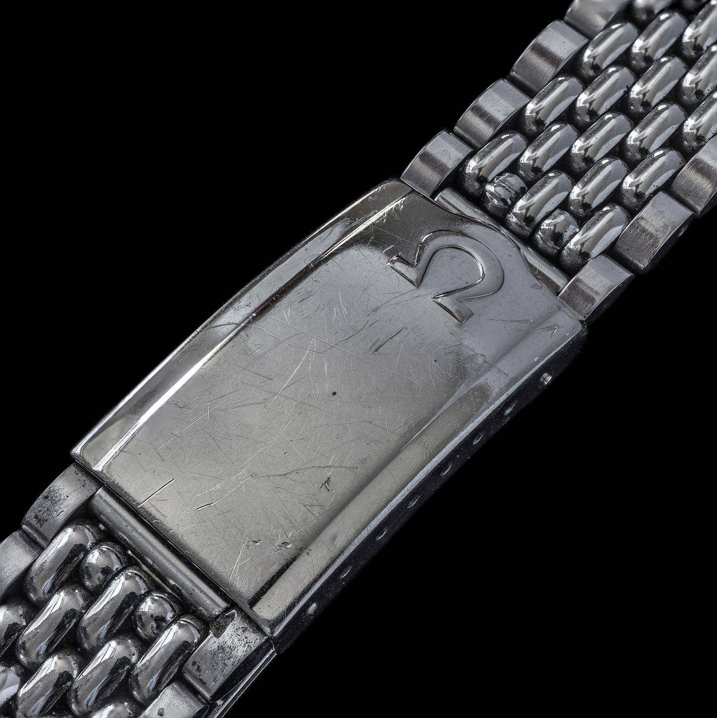 No. b6095 / Omega 18mm Rice Grain Bracelet - 1960s