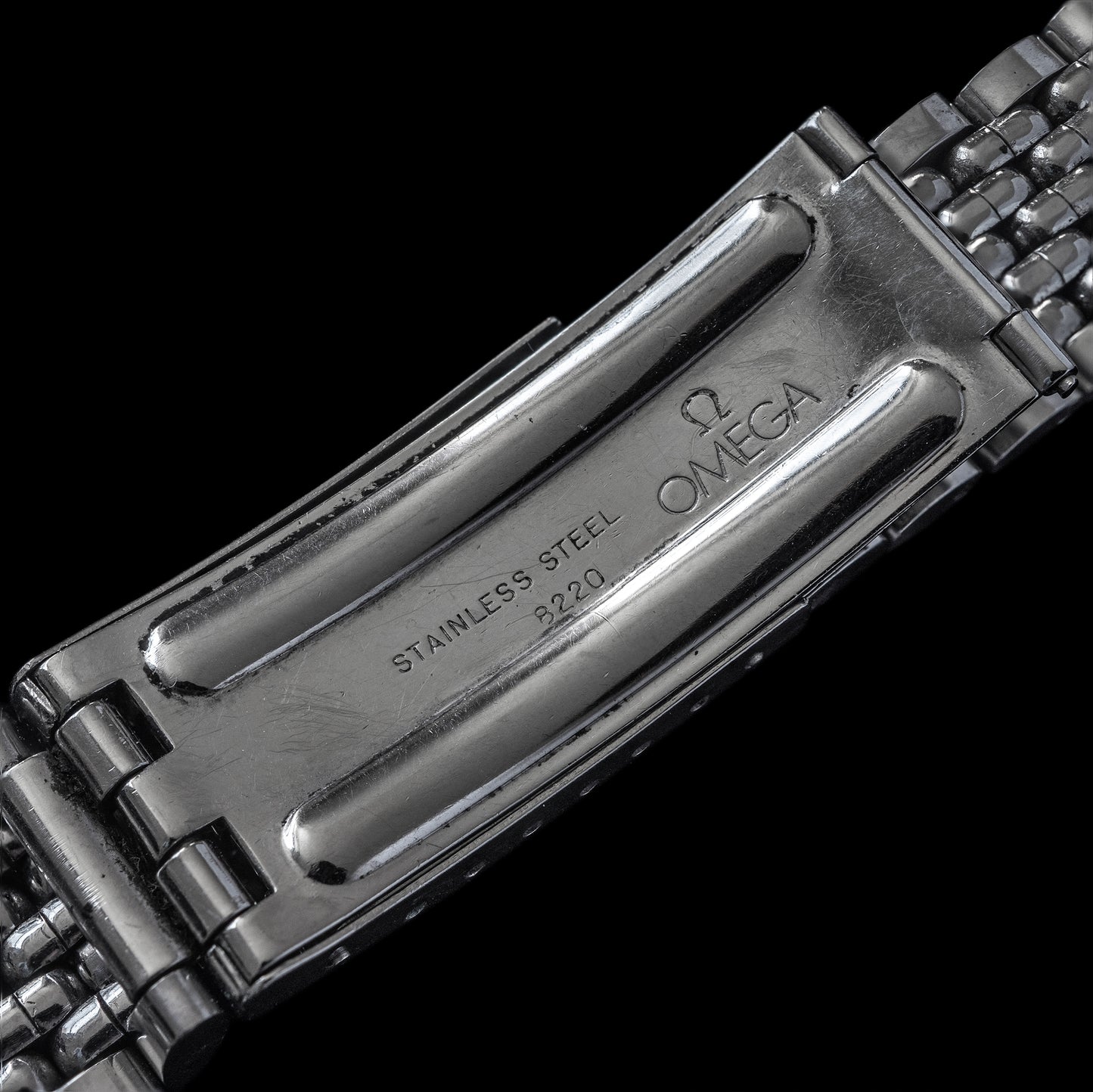 No. b6095 / Omega 18mm Rice Grain Bracelet - 1960s