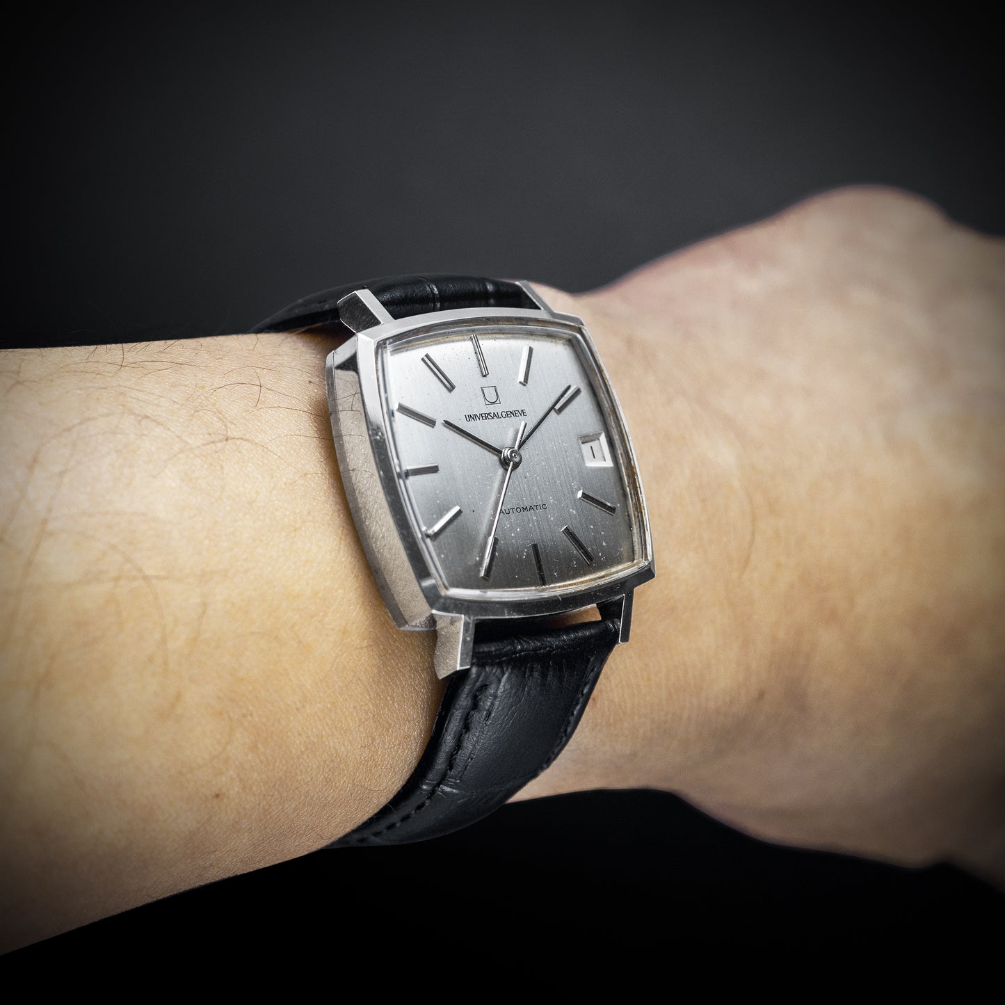 No. 619 / Universal Geneve Automatic wtih Square Case from 1971