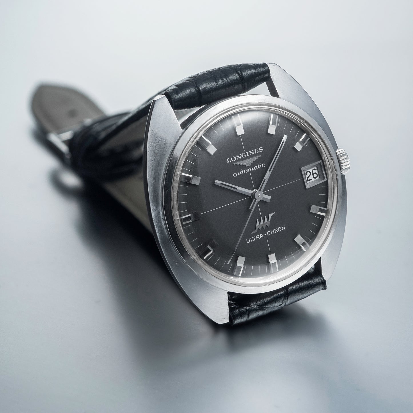 No. 695 / Longines Ultra-Chron - 1969