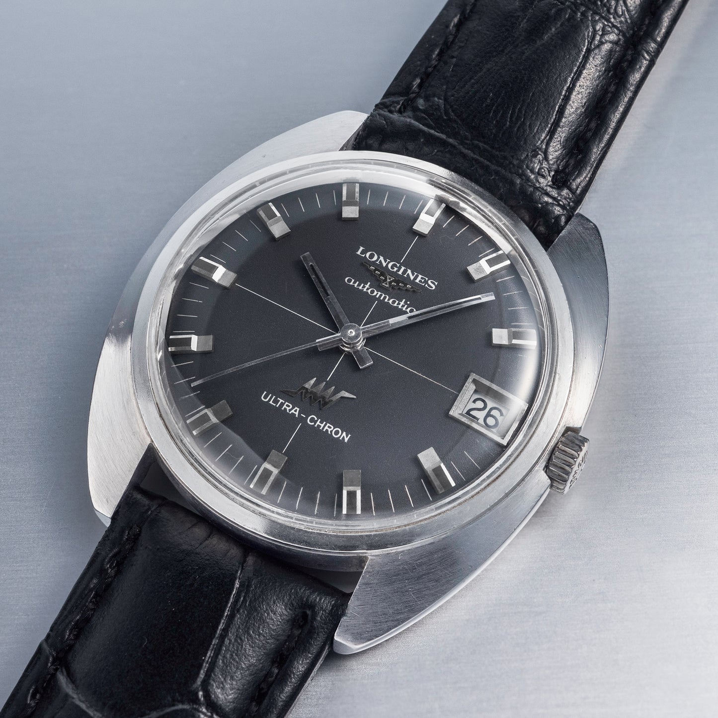 No. 695 / Longines Ultra-Chron - 1969