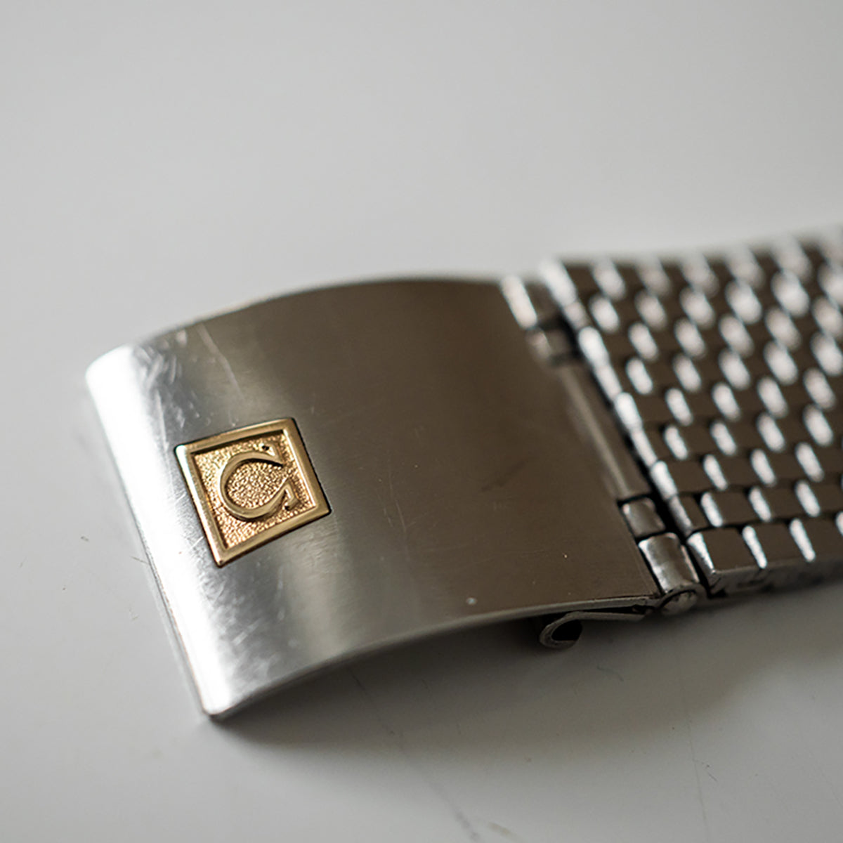 No. b725 / Omega 19mm Mesh Bracelet - 1970s