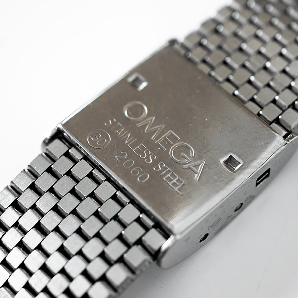 No. b725 / Omega 19mm Mesh Bracelet - 1970s
