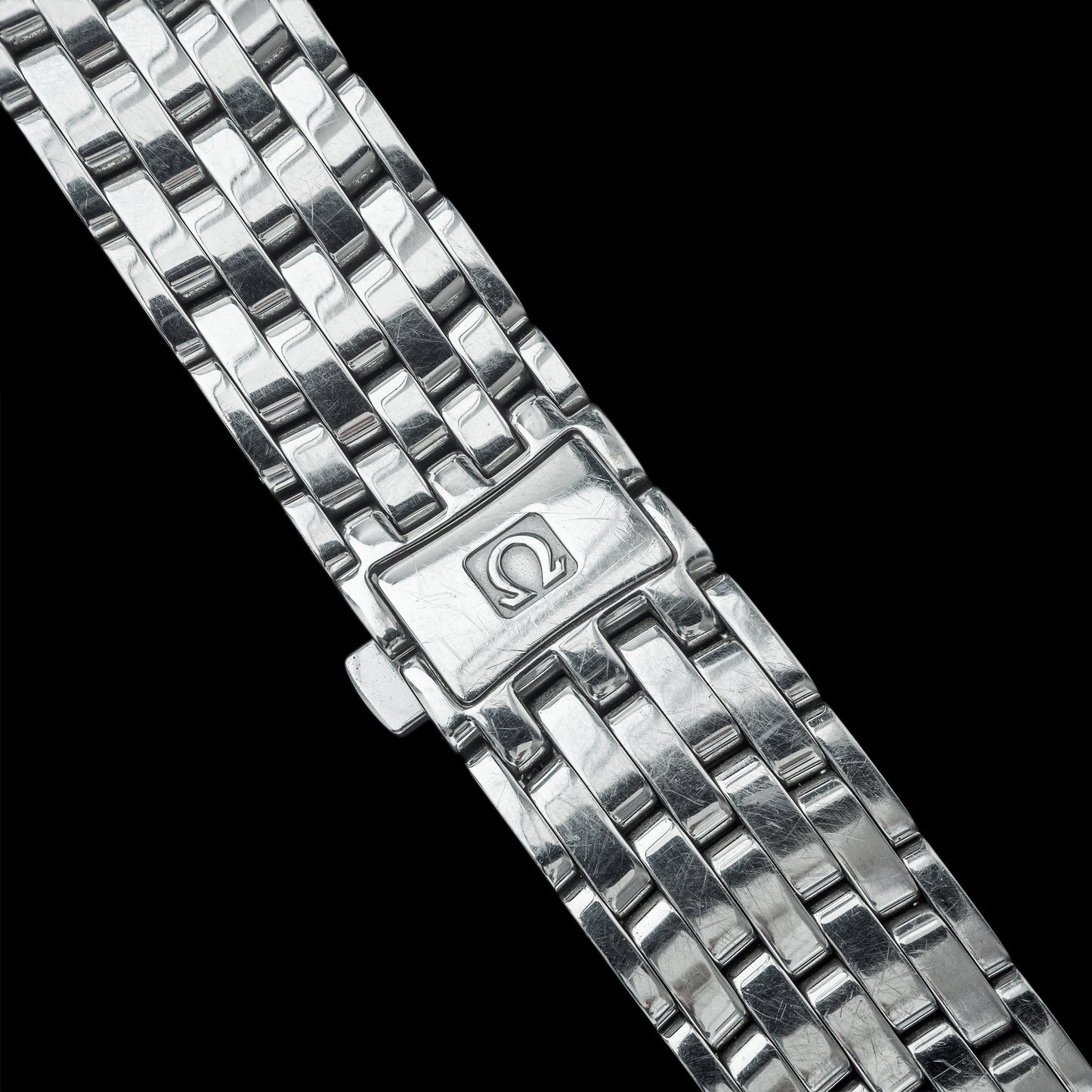 No. b8235 / Omega 19mm Bracelet - 1990s