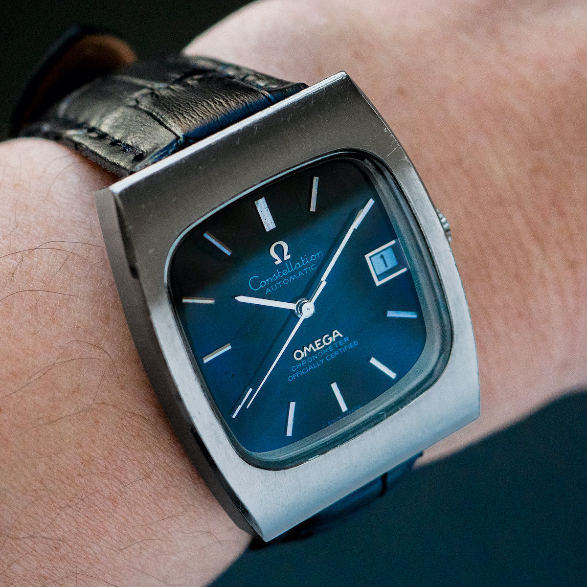 Omega constellation square discount face