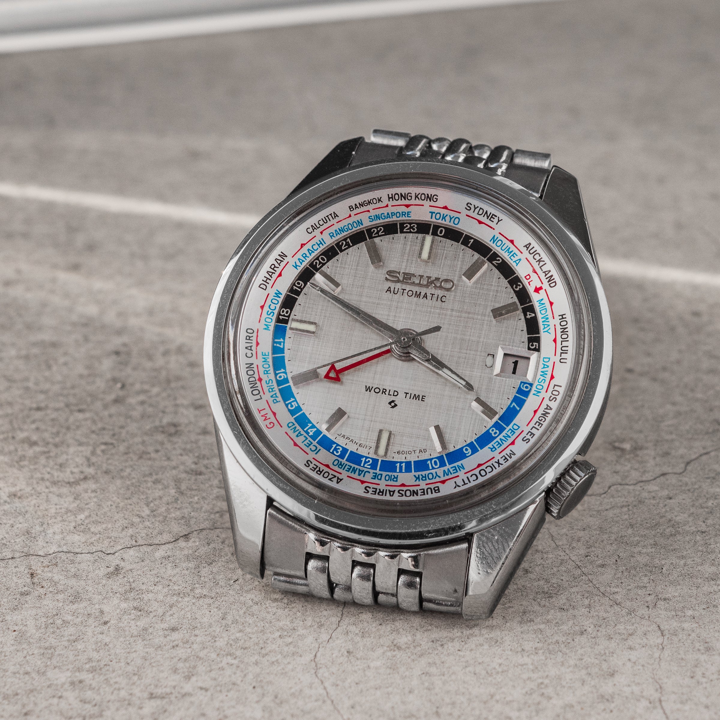 Seiko world time outlet watch